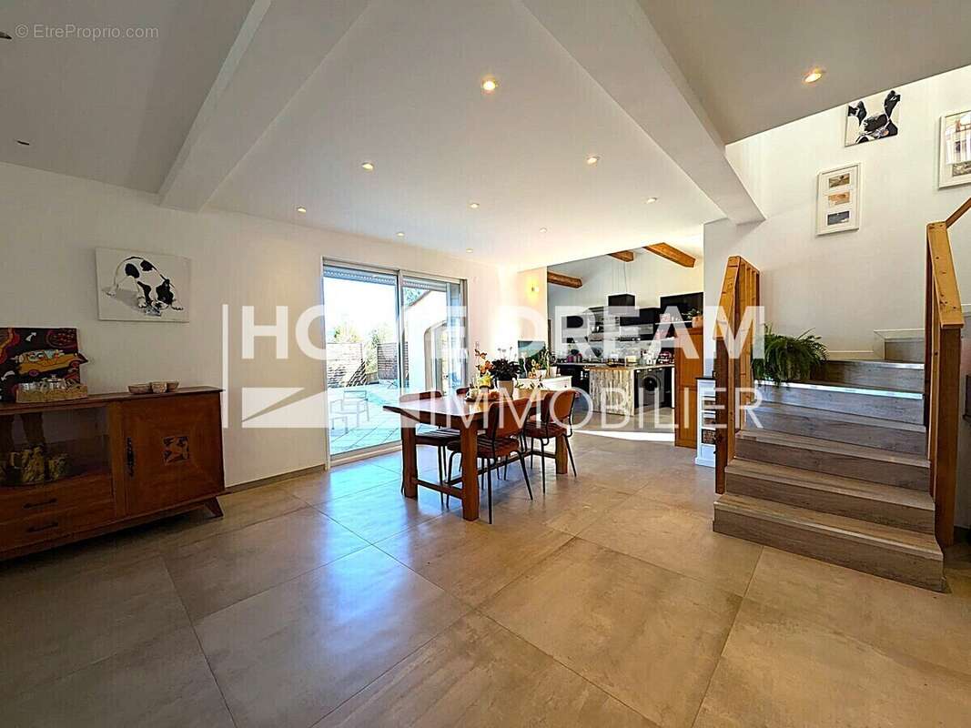 Maison à SIX-FOURS-LES-PLAGES