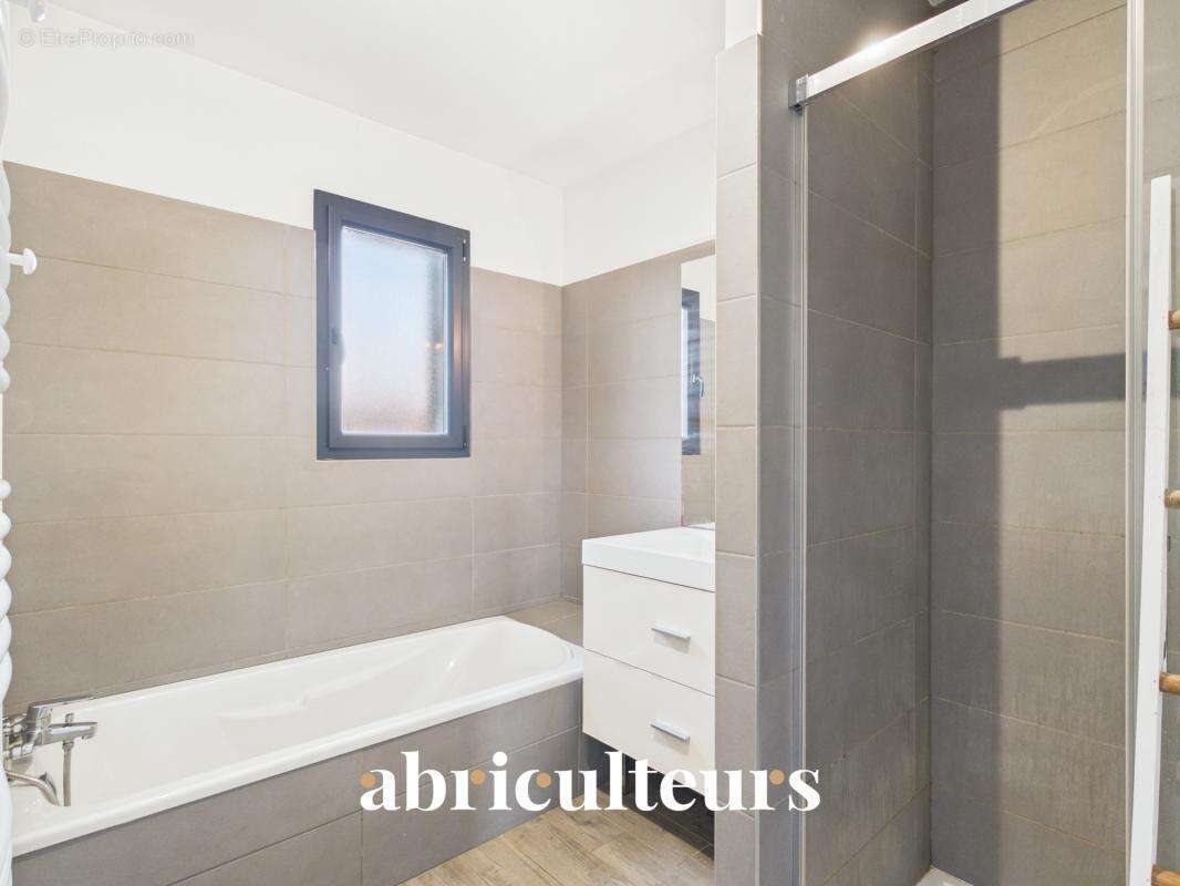 Villa contemporaine de 2018 avec piscine et toit-terrasse en vente à Seignosse Bourg (40510) - photo 16
