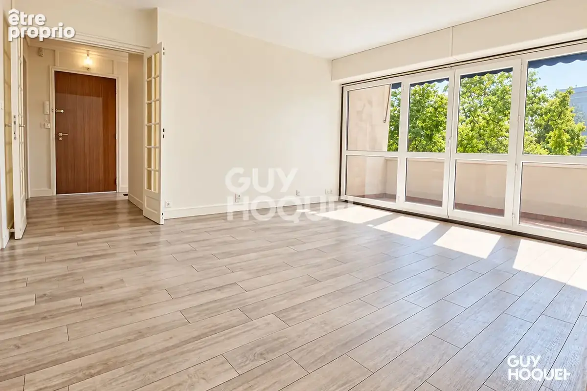 Rare sur le secteur : 6 pièces familial de 105 m² avec loggia - photo 3