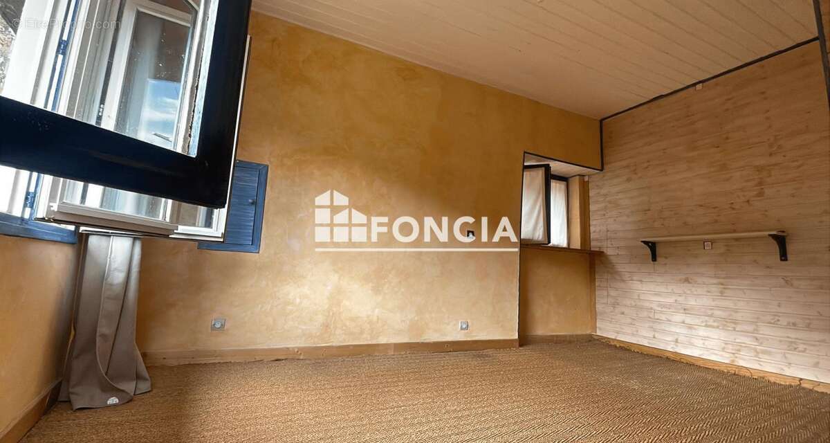 Maison à SAINT-PIERRE-DE-MESAGE