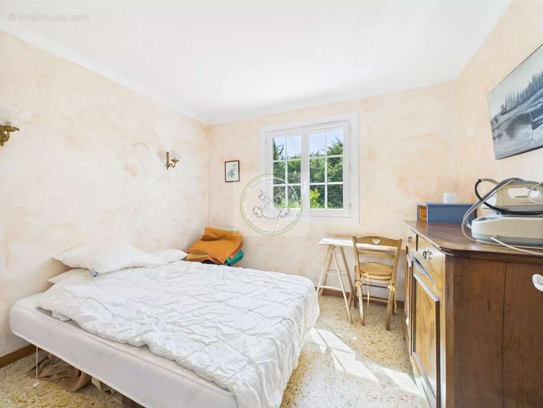 Maison à BAGNOLS-EN-FORET