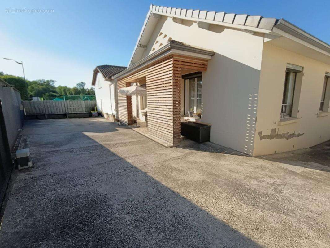 Maison 93 m² à Lourdes  - photo 2