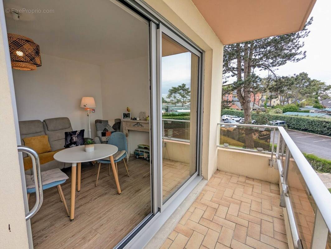balcon-séjour - Appartement à GRANDCAMP-MAISY