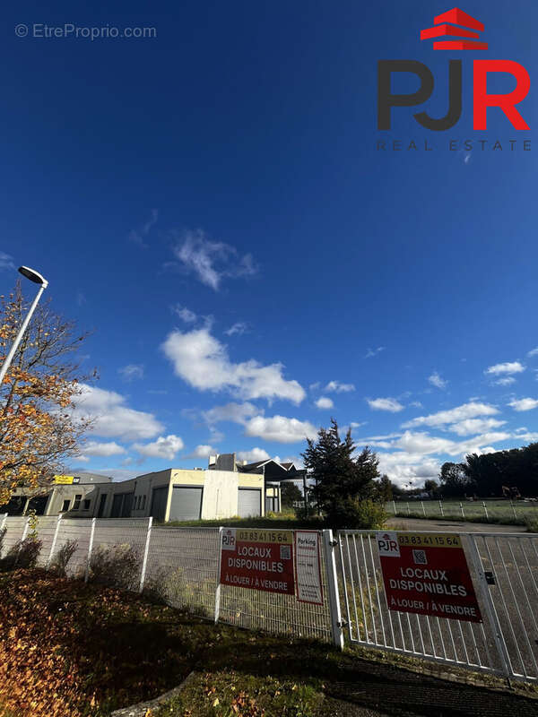 Commerce à GONDREVILLE