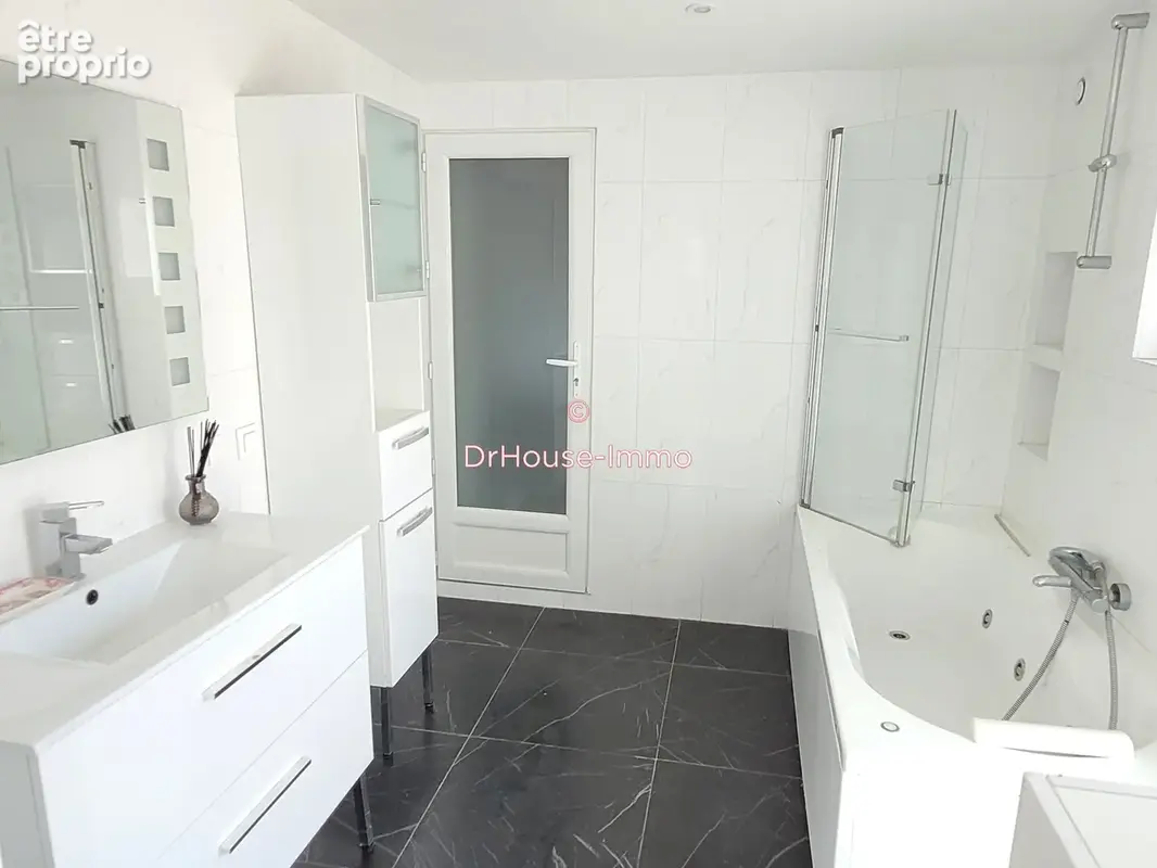 Maison 170 m² à Tours  - photo 9