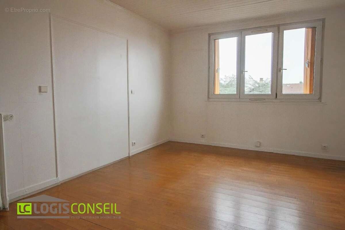 Appartement à LE PLESSIS-ROBINSON