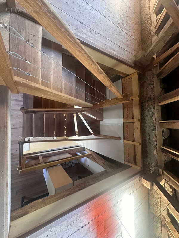 Maison sur Arudy, bien atypique avec de nombreuses possibilités. Isolé de tout, cadre de vie magnifique. - photo 11