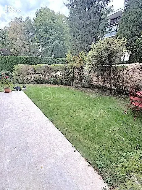 Appartement de standing en rez de jardin dans une résidence arborée avec piscine et gardien - photo 11