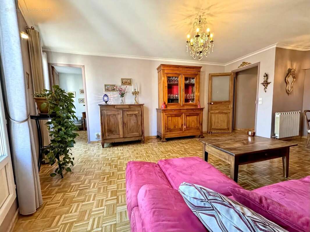 Appartement à MARSEILLE-6E