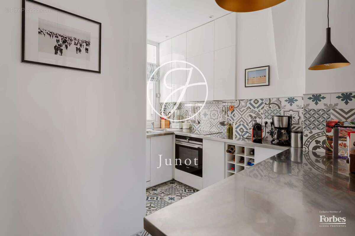 Appartement à PARIS-17E