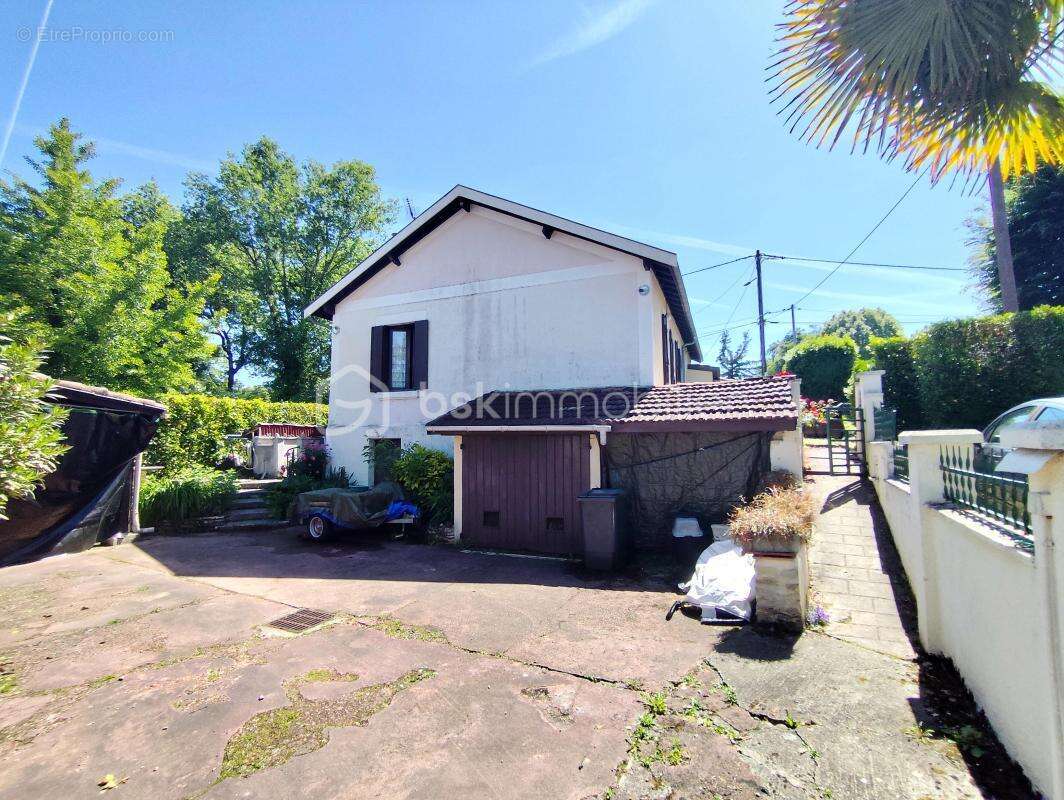 Maison à SALLEBOEUF