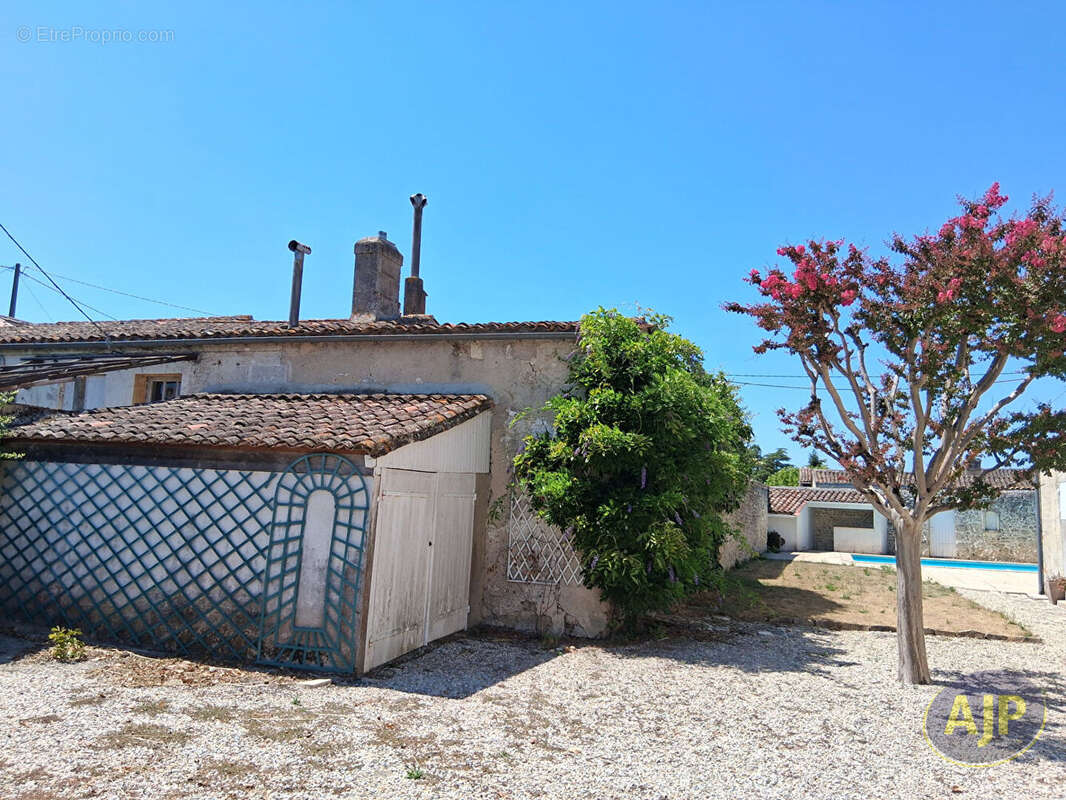 Maison à SAINT-ESTEPHE