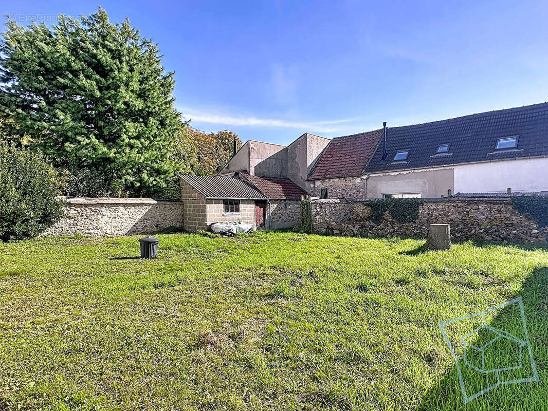 Maison à CERNAY-LA-VILLE