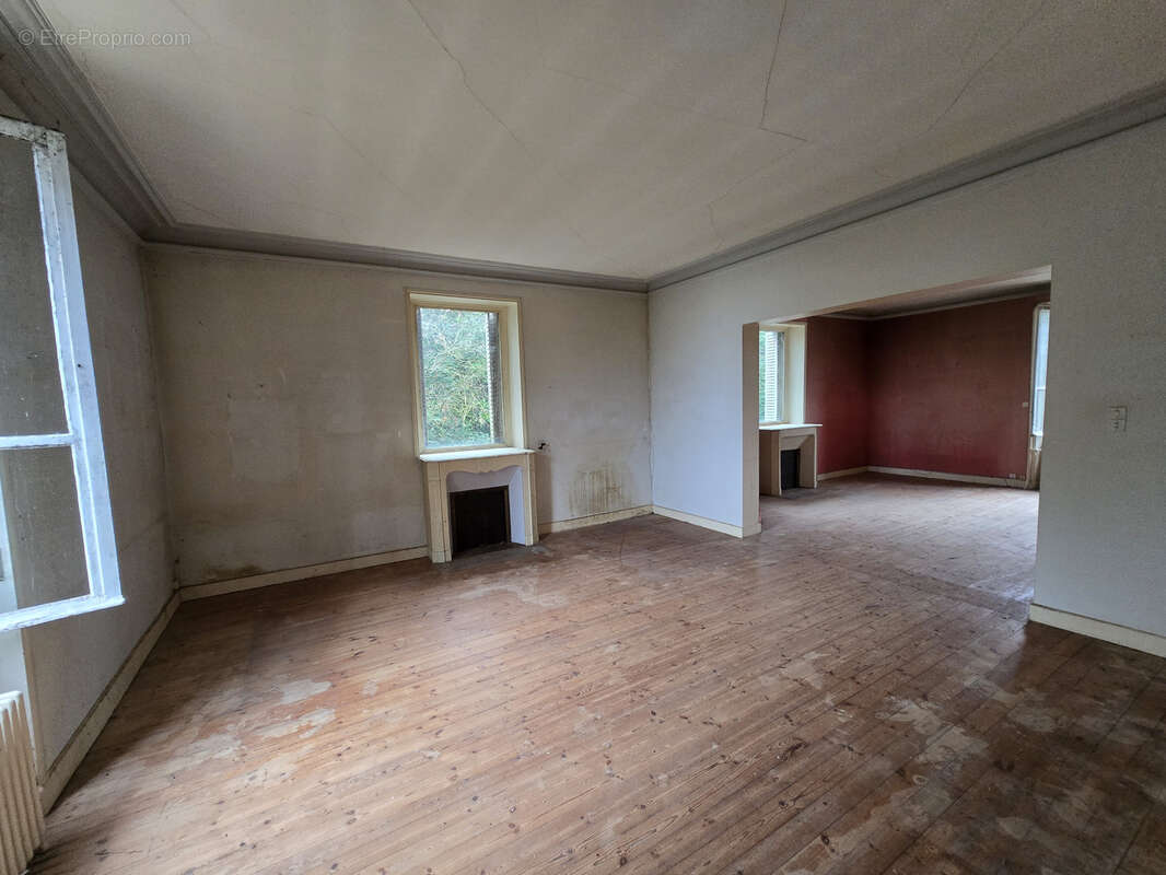 Maison à LESIGNY