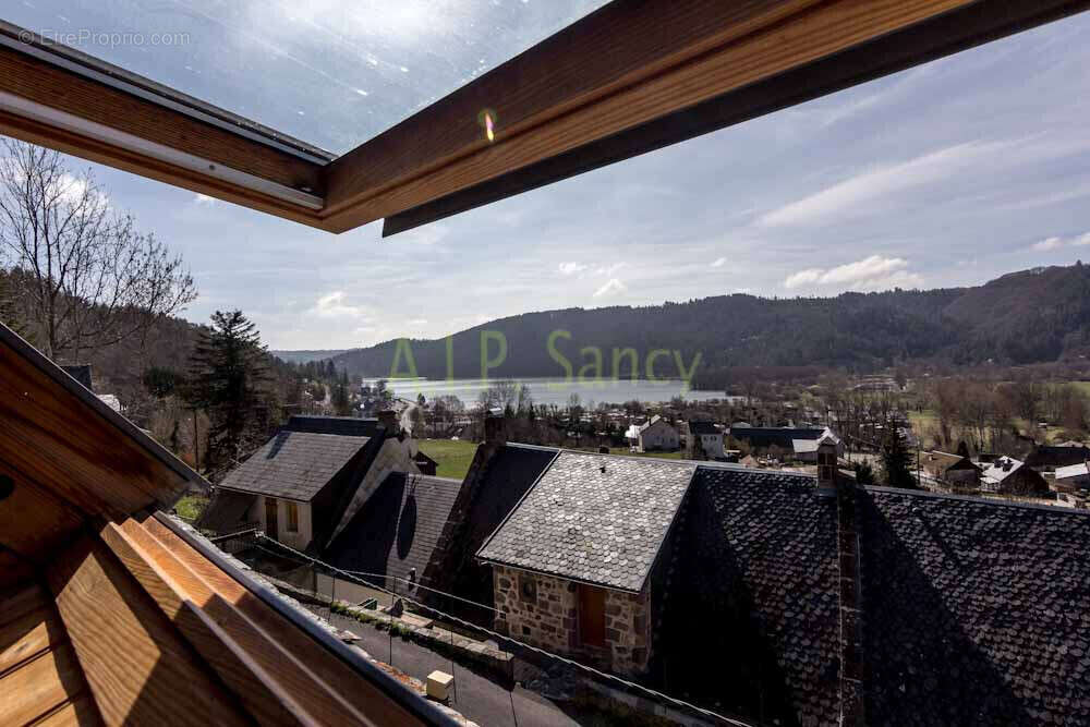 Appartement à CHAMBON-SUR-LAC