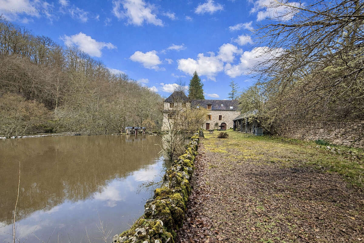 Maison à AVALLON