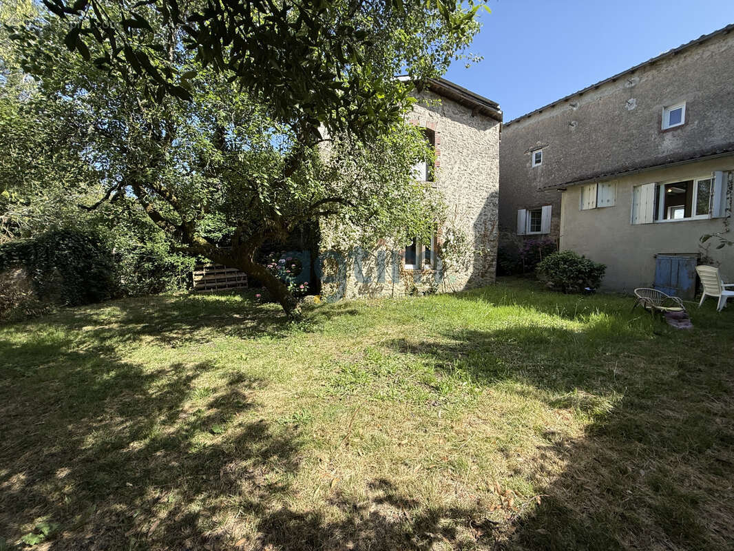 Maison à BOURNEZEAU