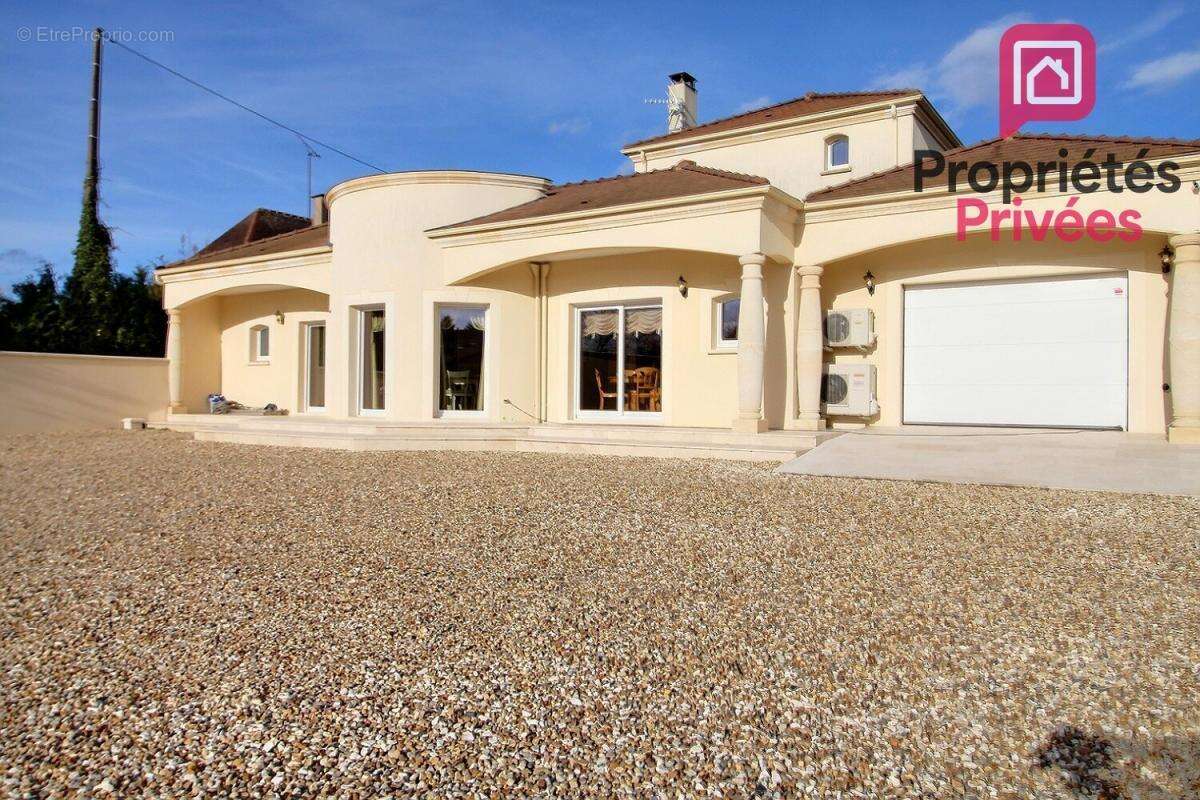Maison à AMILLY