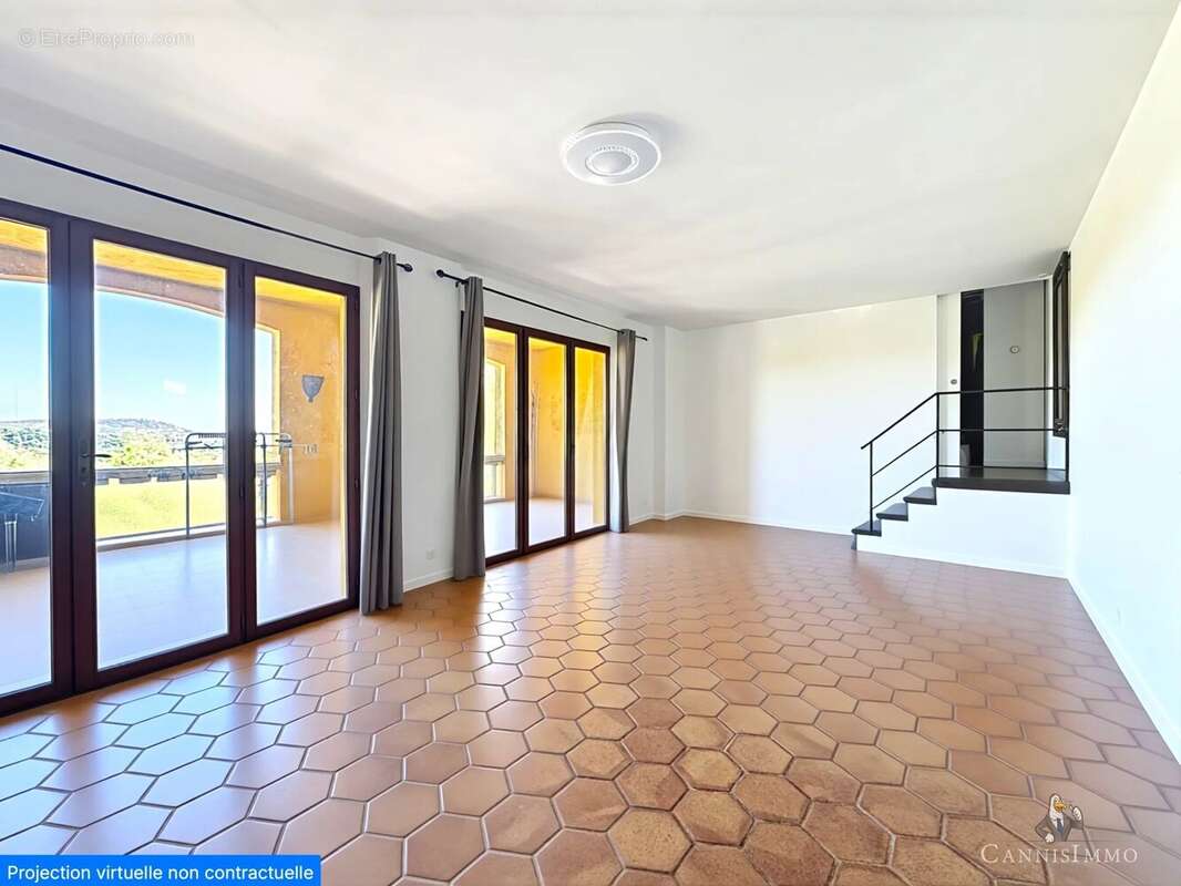 Maison à MANDELIEU-LA-NAPOULE