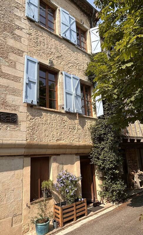 Maison à AURIGNAC