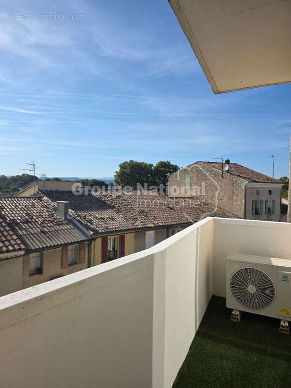 Appartement à VINON-SUR-VERDON