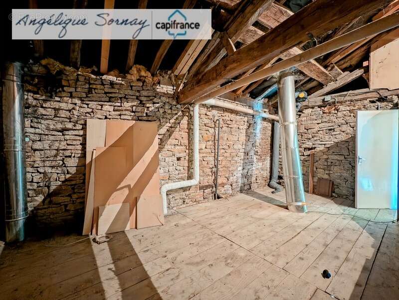 Maison mitoyenne avec potentiel – 103 m² habitables – Montrevel Morges (39320), secteur Jura - photo 22