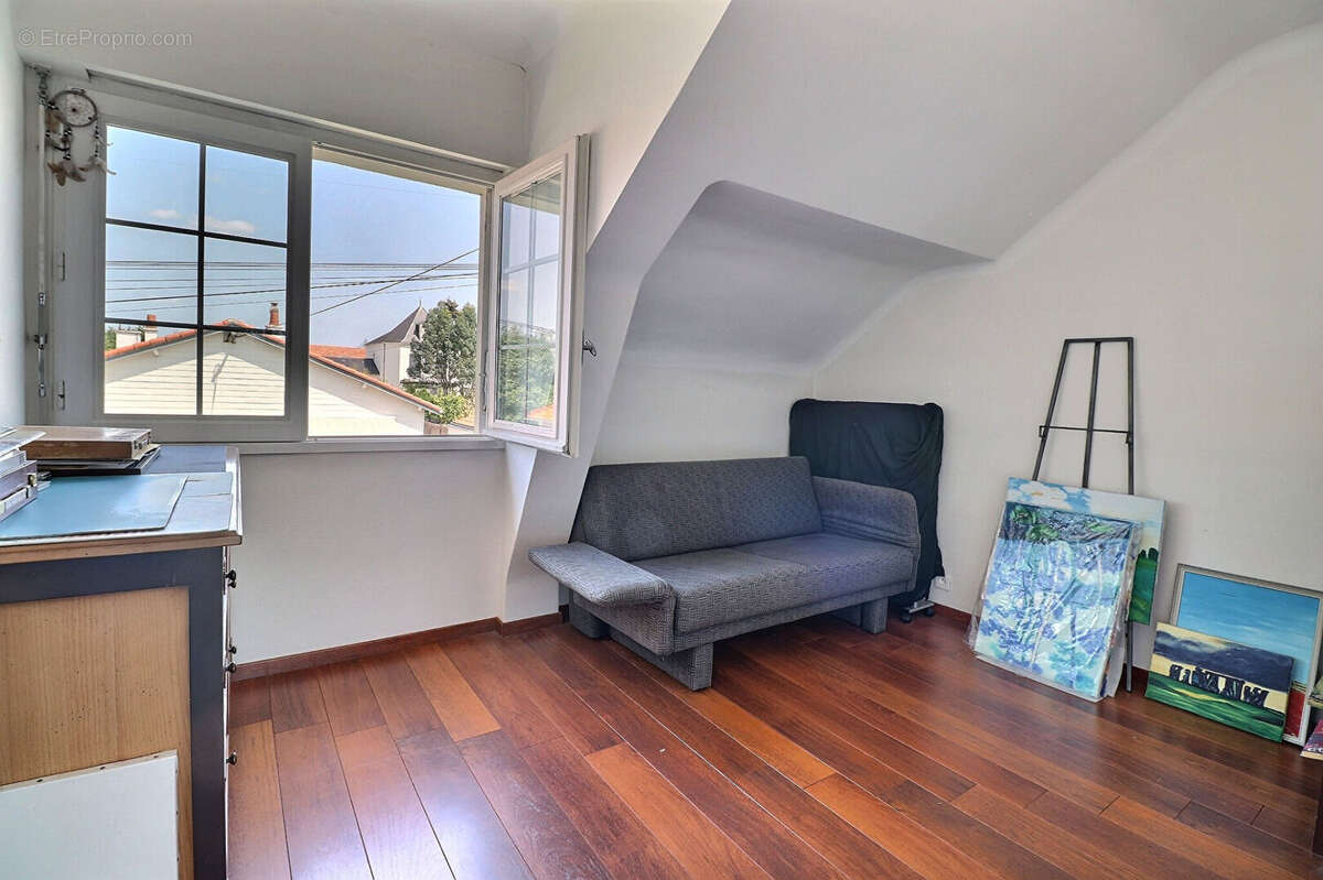 Maison à SAINT-SEBASTIEN-SUR-LOIRE