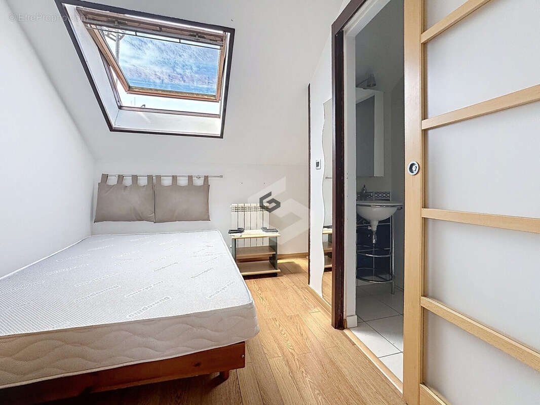 Appartement 26 m² à Reims  - photo 2