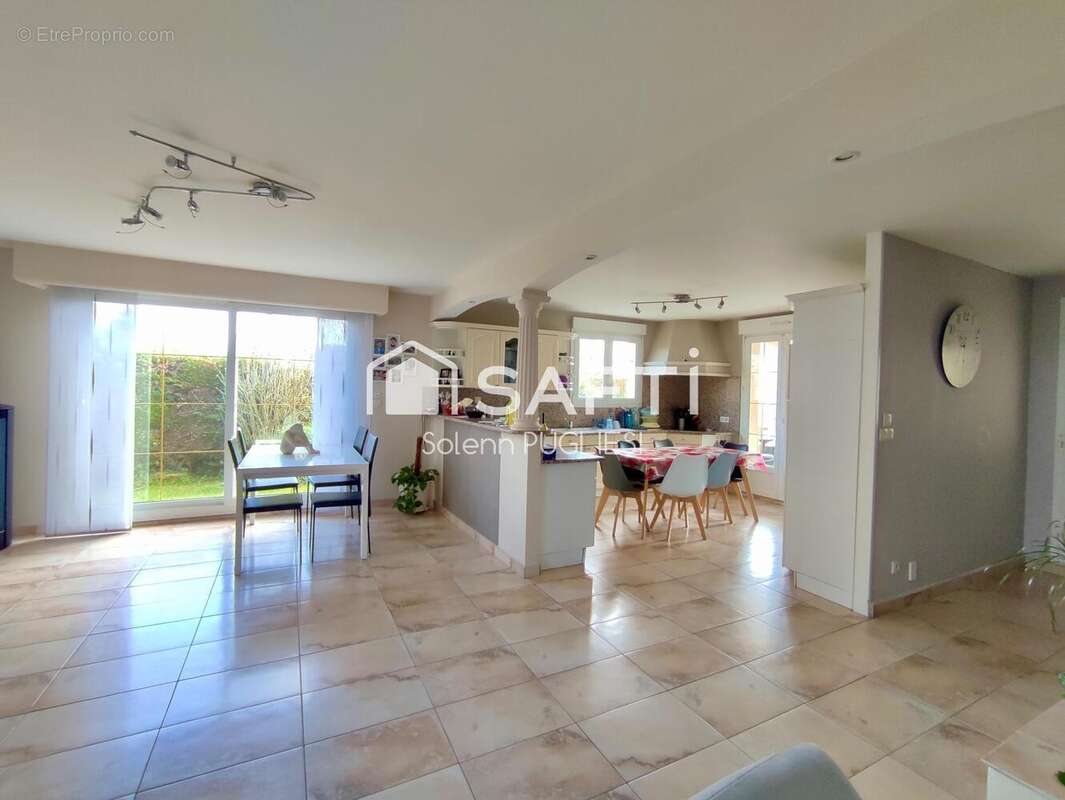 Maison 170 m² à Sillans  - photo 3