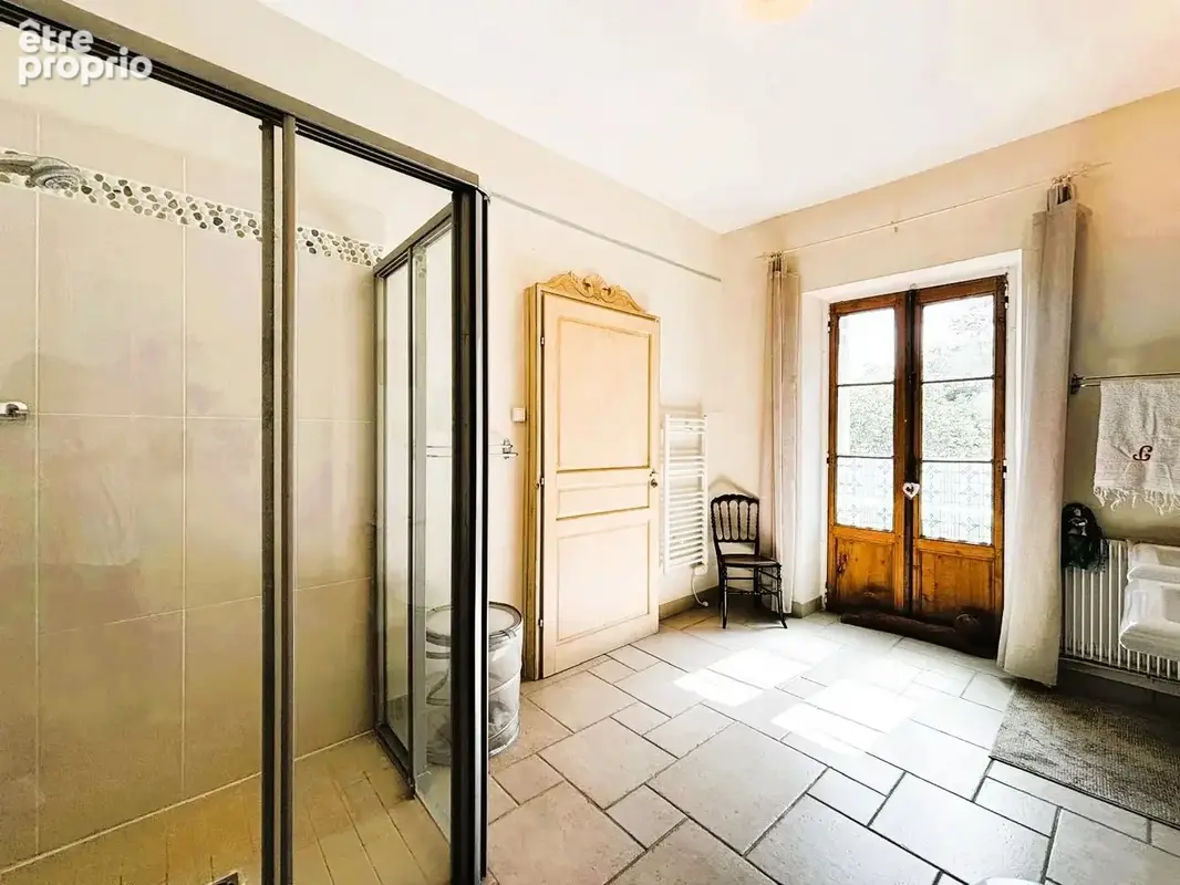 Maison de ville de caractère, à quelques pas du centre du village - photo 6