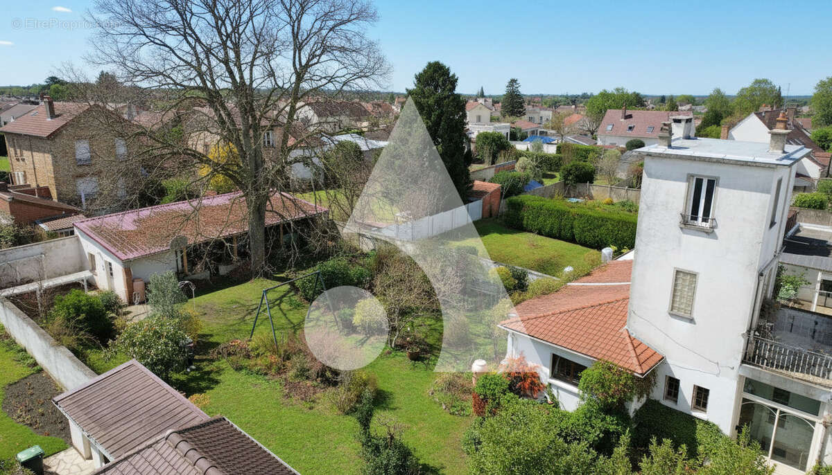 Maison Sannois 10 pièce(s) 250 m2 - photo 5