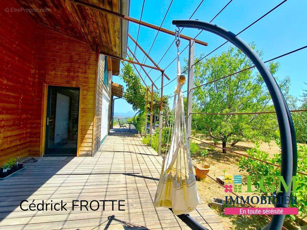 Villa d'architecte d'exception- vue panoramique sur les "3 becs"- 5 min de montelimar - photo 3