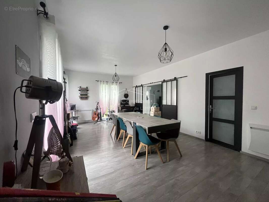 Maison à DONGES
