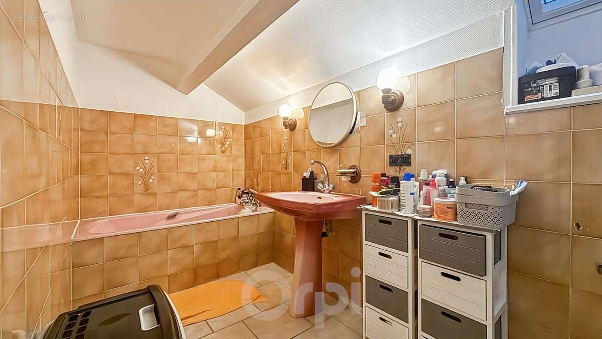 Maison à BESSINES-SUR-GARTEMPE