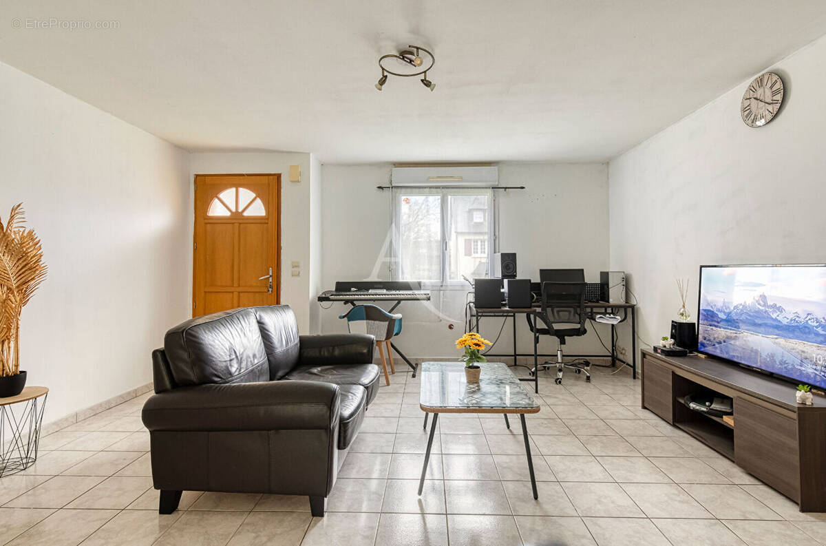 Maison à SAINT-SAUVEUR-DE-FLEE