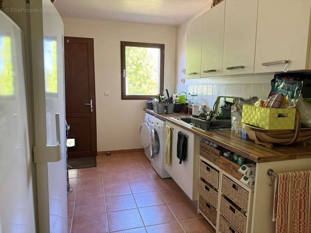 Maison Contemporaine avec Piscine et Près d’un Hectare de Terrain - photo 12