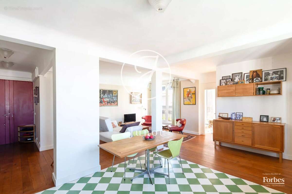 Appartement à PARIS-18E