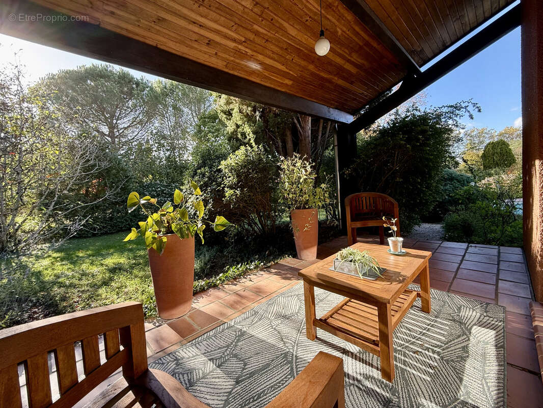 Maison à MONTAIGUT-SUR-SAVE