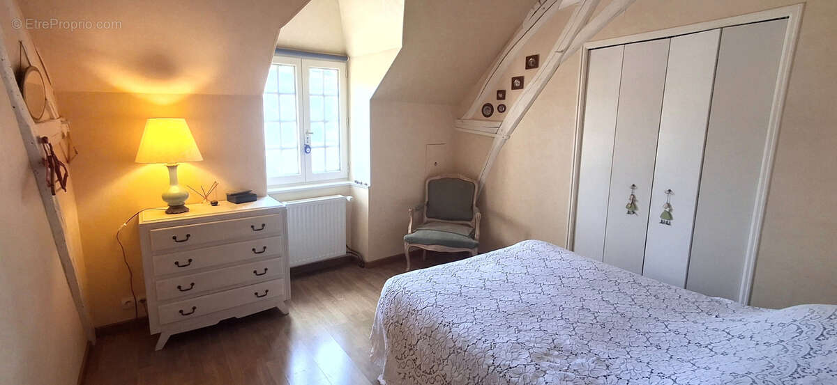 Maison à FLEURY-LA-VALLEE