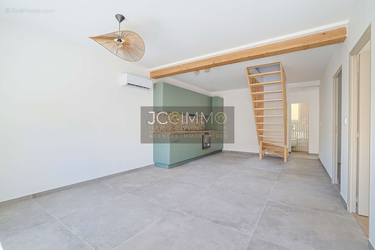 Duplex T4 entièrement rénové avec terrasse ! - photo 6