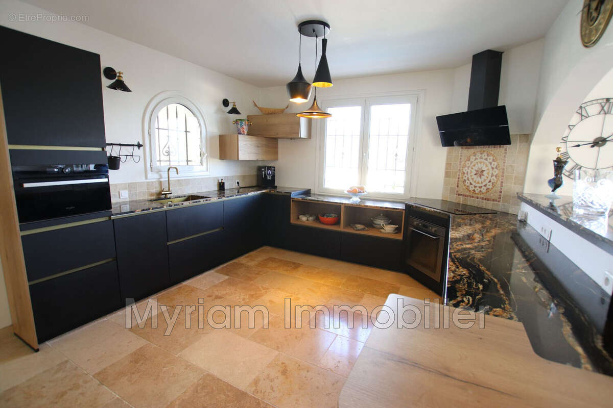 Maison à PEYMEINADE