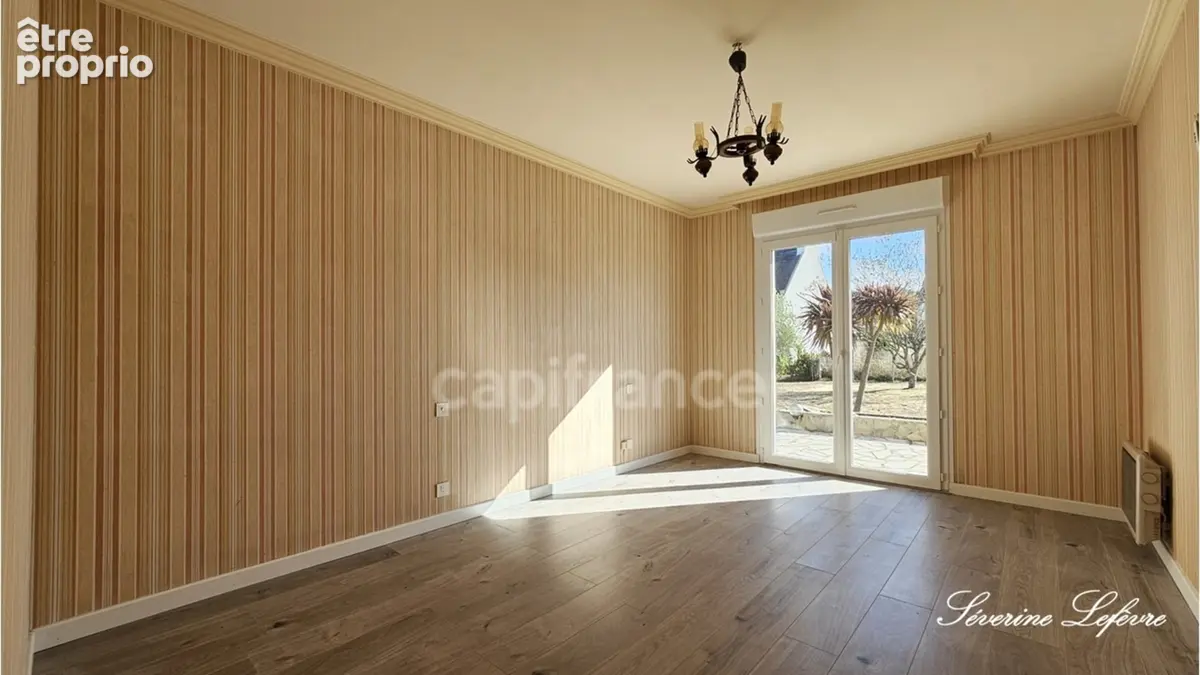 À Trégunc, une maison familiale aux beaux volumes, à deux pas du littoral ! - photo 10