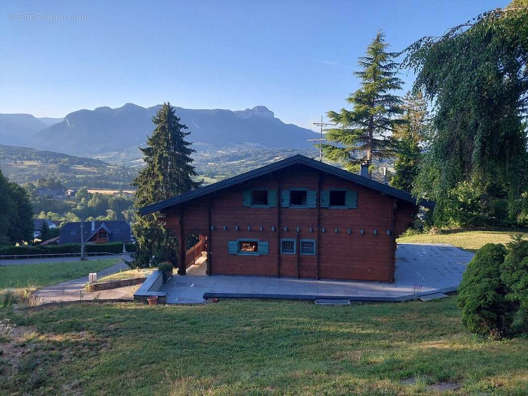 Chalet de 124 m² avec dependance - photo 3