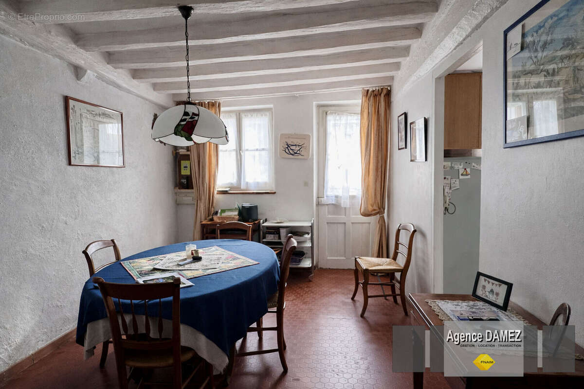 Maison à LES GRANGES-LE-ROI