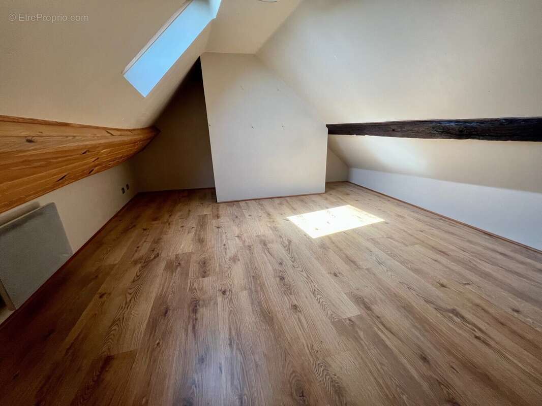 Appartement à BRUYERES-LE-CHATEL