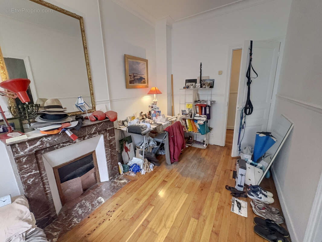 Appartement à PARIS-11E