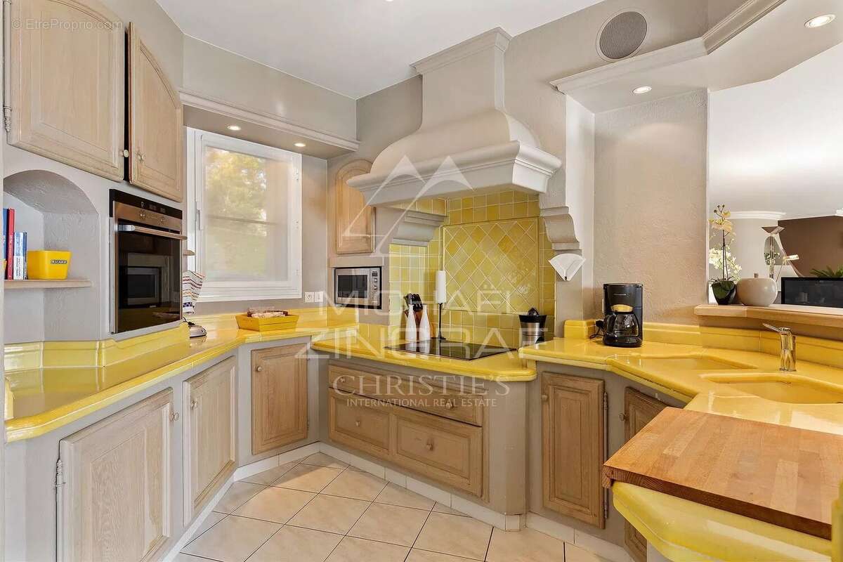 Maison à MANDELIEU-LA-NAPOULE