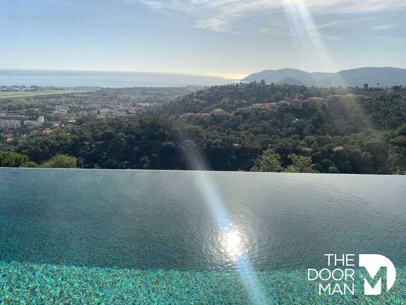 Maison à MANDELIEU-LA-NAPOULE