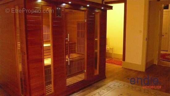 CHATEAU NEOGOTHIQUE 30 pièces,16 Chambres 5,7 ha!!! - photo 20