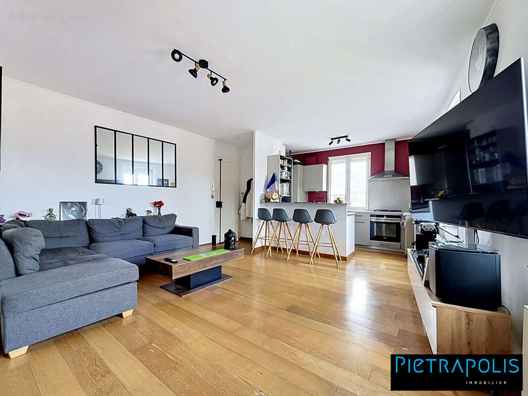 Appartement à NEUVILLE-SUR-SAONE